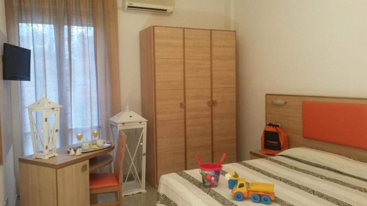 Hotel Camelia Rimini Luaran gambar