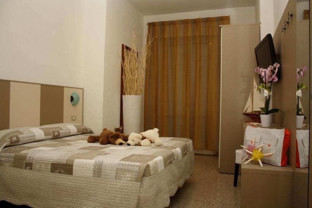Hotel Camelia Rimini Luaran gambar